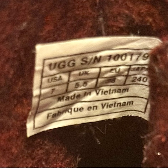 Ugg Marrais Waterproof Deep Maroon/Burgundy Boots. Size 7 - Picture 6 of 7